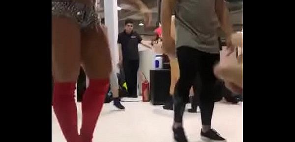  Gracyanne Barbosa Dança do Palco do Arnold Classic South America(2018) com Gostosas ao Som de MC WM - Fuleragem   Os Africanos - Pumba la Pumba